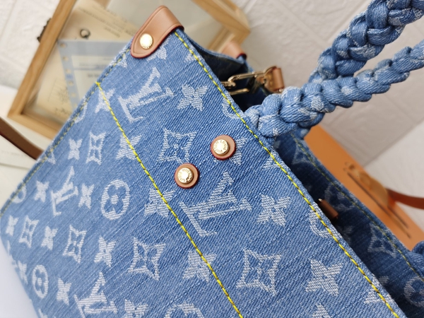 ルイヴィトンバッグ素材ディテール